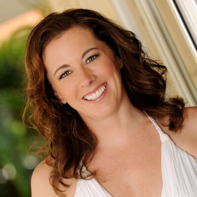 Amy Mills headshot